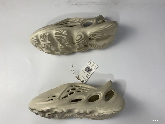Sand Yeezy Foam FY4567 Adidas RNNR 0816